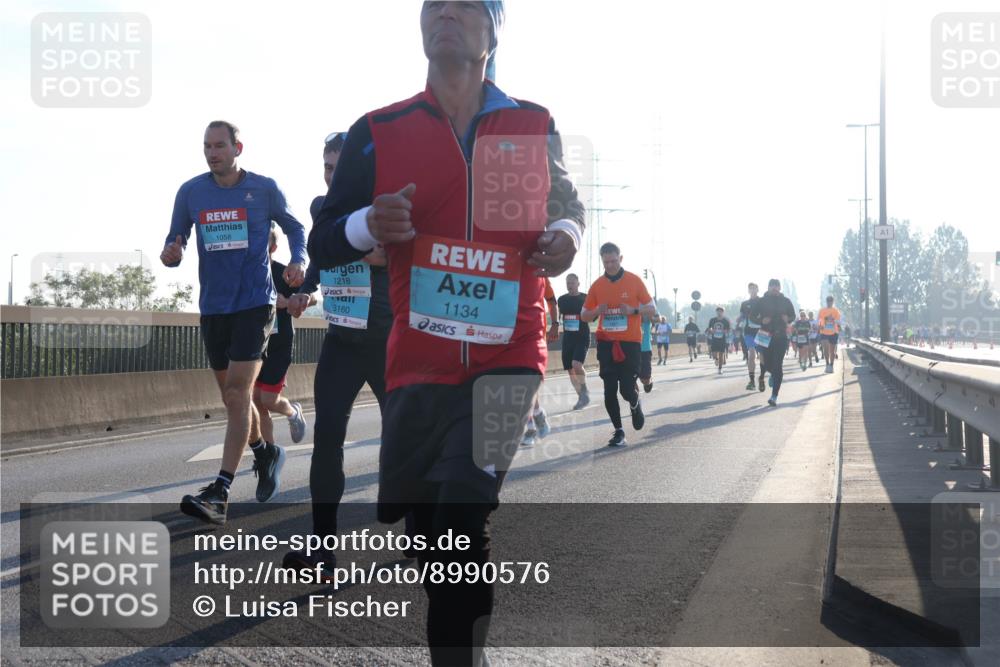03.10.2025 - Köhlbrandbrückenlauf Luisa Fischer http://msf.ph/oto/8990576 03.10.2025 10:14:47 Position 3 1058, 1218, 3160, 1134 meine-sportfotos.de