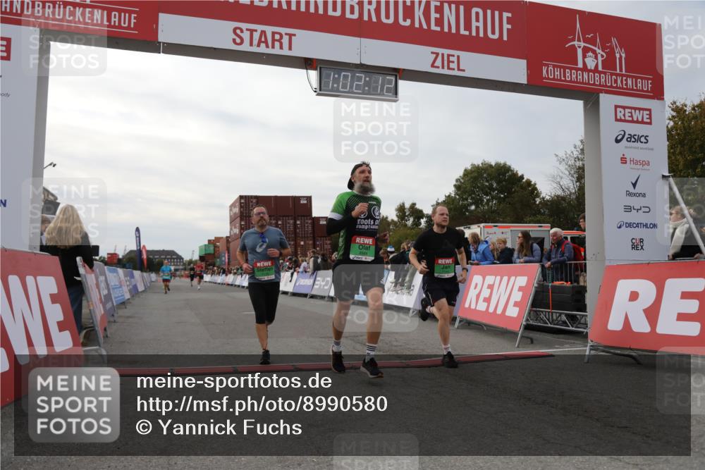 03.10.2025 - Köhlbrandbrückenlauf Yannick Fuchs http://msf.ph/oto/8990580 03.10.2025 16:02:10 Ziel 7115, 7160, 8049, 8509, 8988, 9115 meine-sportfotos.de