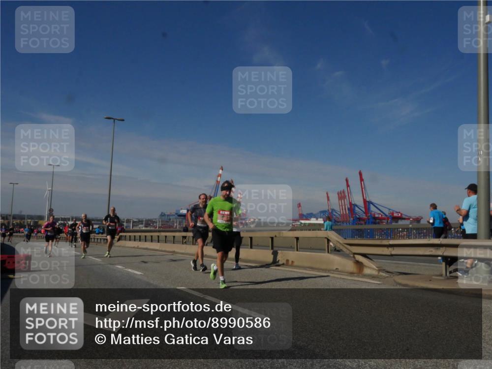 03.10.2025 - Köhlbrandbrückenlauf Matties Gatica Varas http://msf.ph/oto/8990586 03.10.2025 12:40:25 Position 2  meine-sportfotos.de