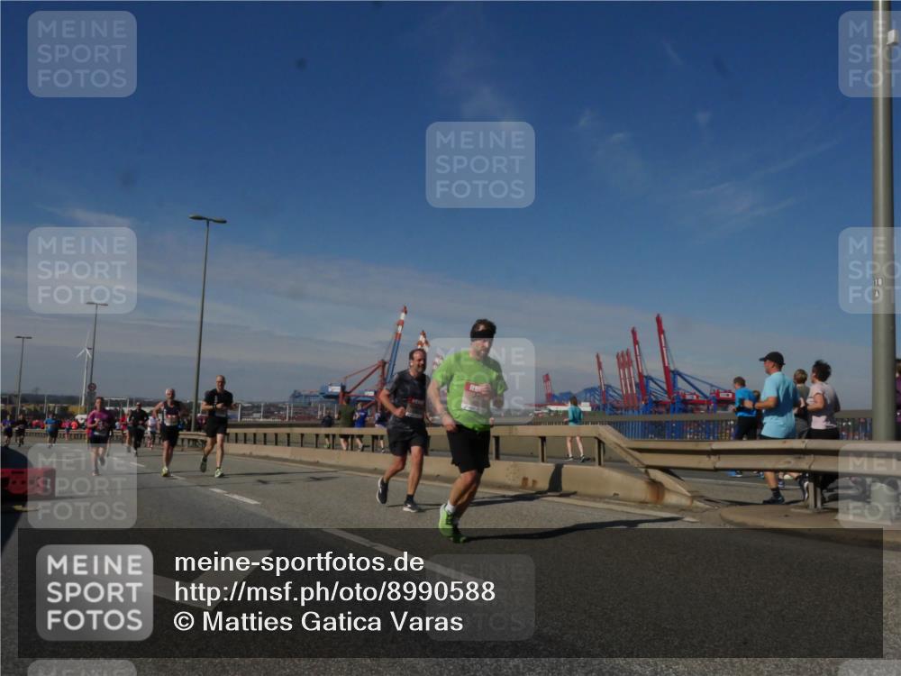 03.10.2025 - Köhlbrandbrückenlauf Matties Gatica Varas http://msf.ph/oto/8990588 03.10.2025 12:40:26 Position 2  meine-sportfotos.de