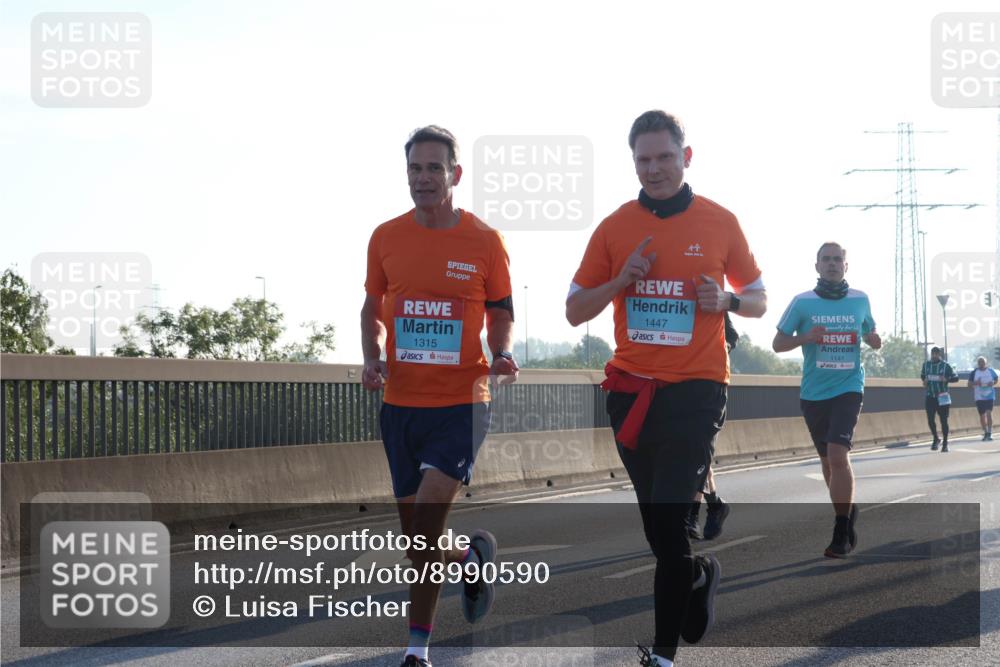 03.10.2025 - Köhlbrandbrückenlauf Luisa Fischer http://msf.ph/oto/8990590 03.10.2025 10:14:49 Position 3 1315, 1447, 1141 meine-sportfotos.de