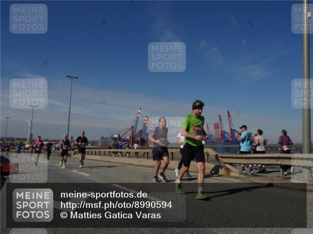 03.10.2025 - Köhlbrandbrückenlauf Matties Gatica Varas http://msf.ph/oto/8990594 03.10.2025 12:40:26 Position 2 118 meine-sportfotos.de