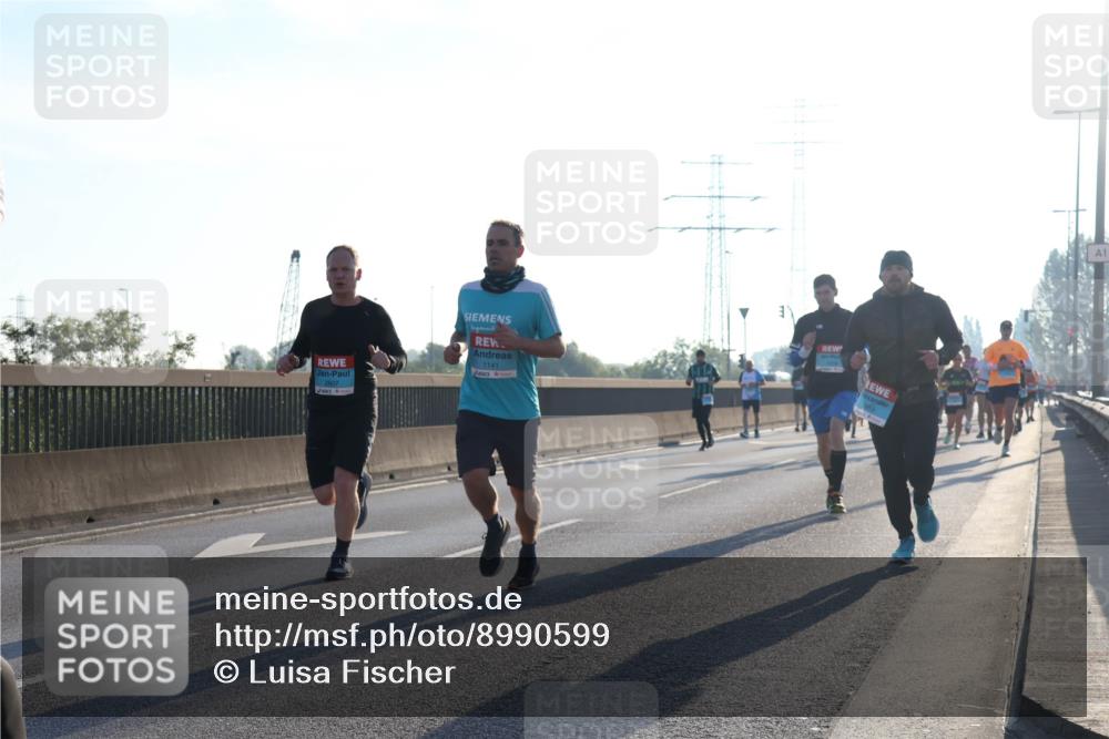 03.10.2025 - Köhlbrandbrückenlauf Luisa Fischer http://msf.ph/oto/8990599 03.10.2025 10:14:50 Position 3 1141, 1 meine-sportfotos.de