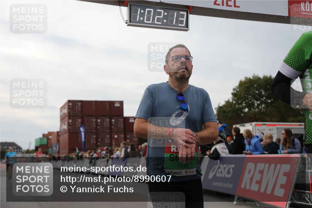 03.10.2025 - Köhlbrandbrückenlauf Yannick Fuchs http://msf.ph/oto/8990607 03.10.2025 16:02:11 Ziel 7115, 7160, 8049, 8509, 8988, 9115 meine-sportfotos.de