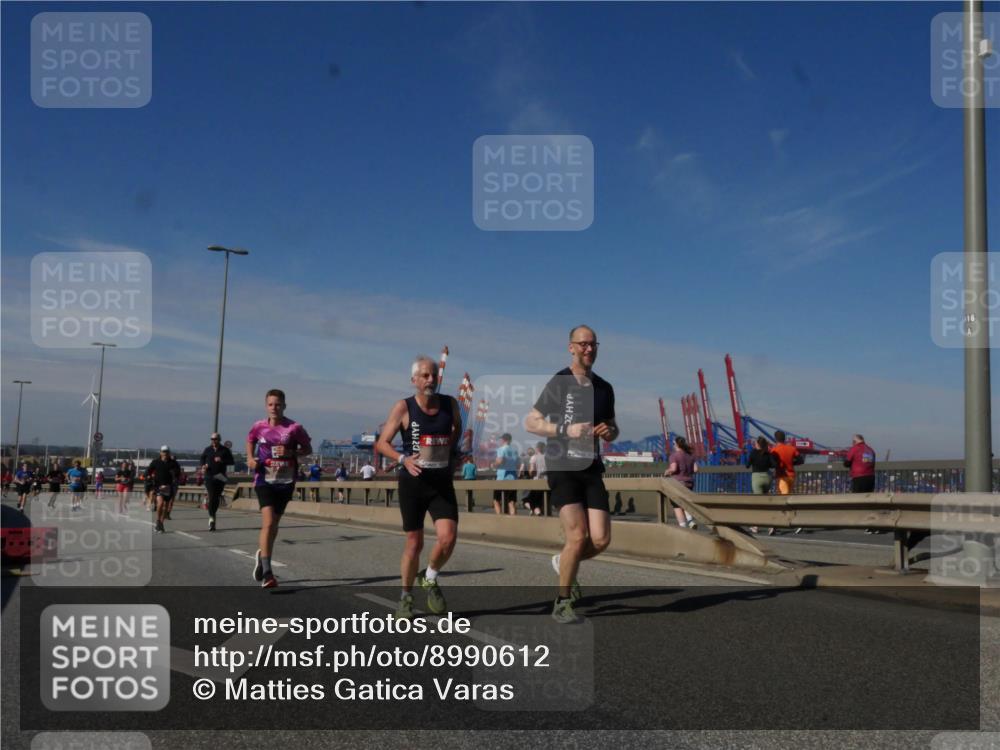 03.10.2025 - Köhlbrandbrückenlauf Matties Gatica Varas http://msf.ph/oto/8990612 03.10.2025 12:40:29 Position 2 118 meine-sportfotos.de