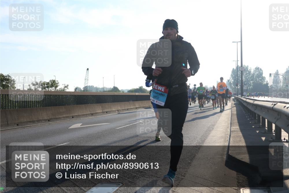 03.10.2025 - Köhlbrandbrückenlauf Luisa Fischer http://msf.ph/oto/8990613 03.10.2025 10:14:52 Position 3 2959 meine-sportfotos.de