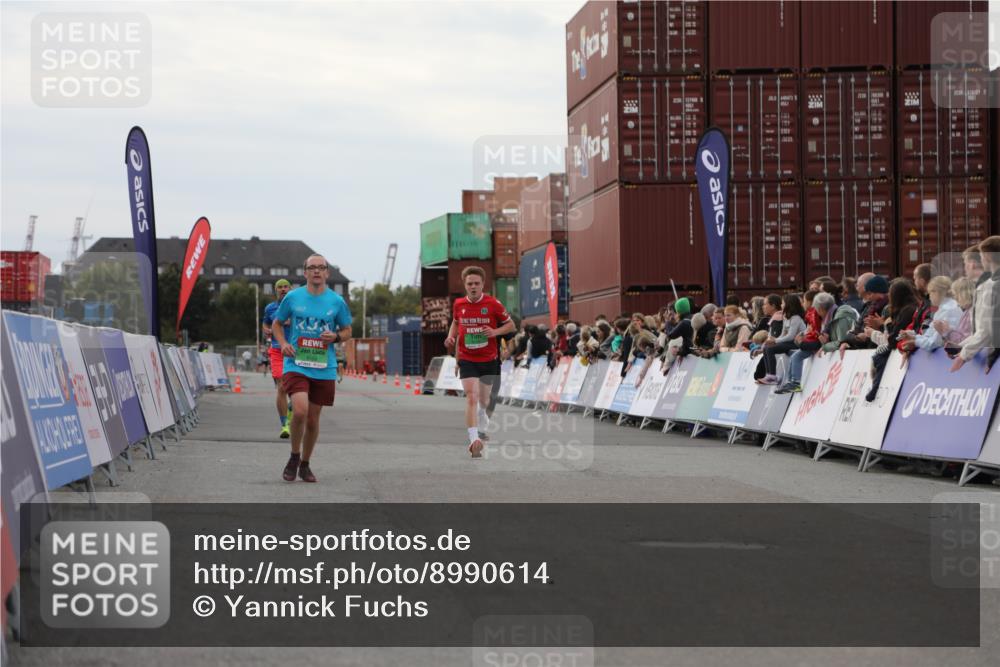 03.10.2025 - Köhlbrandbrückenlauf Yannick Fuchs http://msf.ph/oto/8990614 03.10.2025 16:02:12 Ziel 7115, 7160, 7171, 8049, 8509, 8988, 9115 meine-sportfotos.de