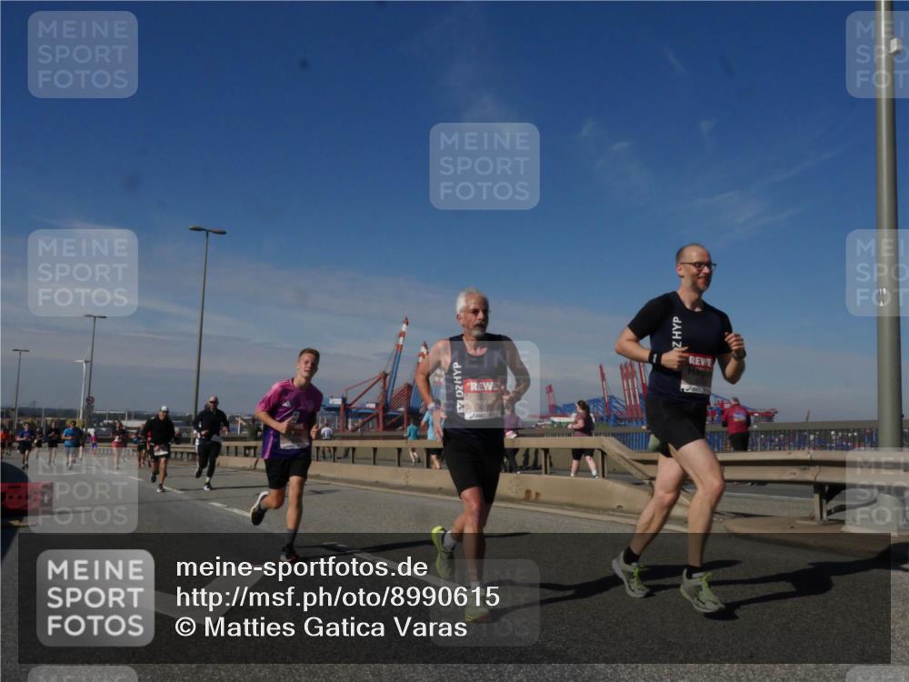 03.10.2025 - Köhlbrandbrückenlauf Matties Gatica Varas http://msf.ph/oto/8990615 03.10.2025 12:40:29 Position 2  meine-sportfotos.de