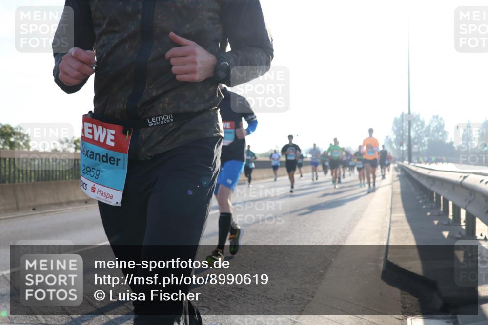 03.10.2025 - Köhlbrandbrückenlauf Luisa Fischer http://msf.ph/oto/8990619 03.10.2025 10:14:52 Position 3 2959 meine-sportfotos.de