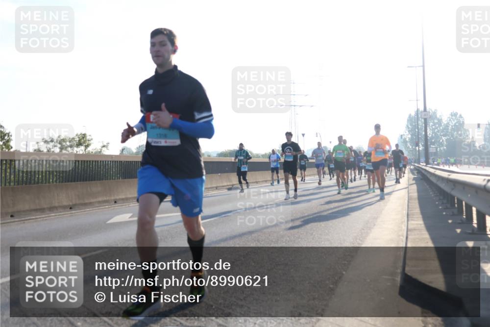 03.10.2025 - Köhlbrandbrückenlauf Luisa Fischer http://msf.ph/oto/8990621 03.10.2025 10:14:53 Position 3 1316 meine-sportfotos.de