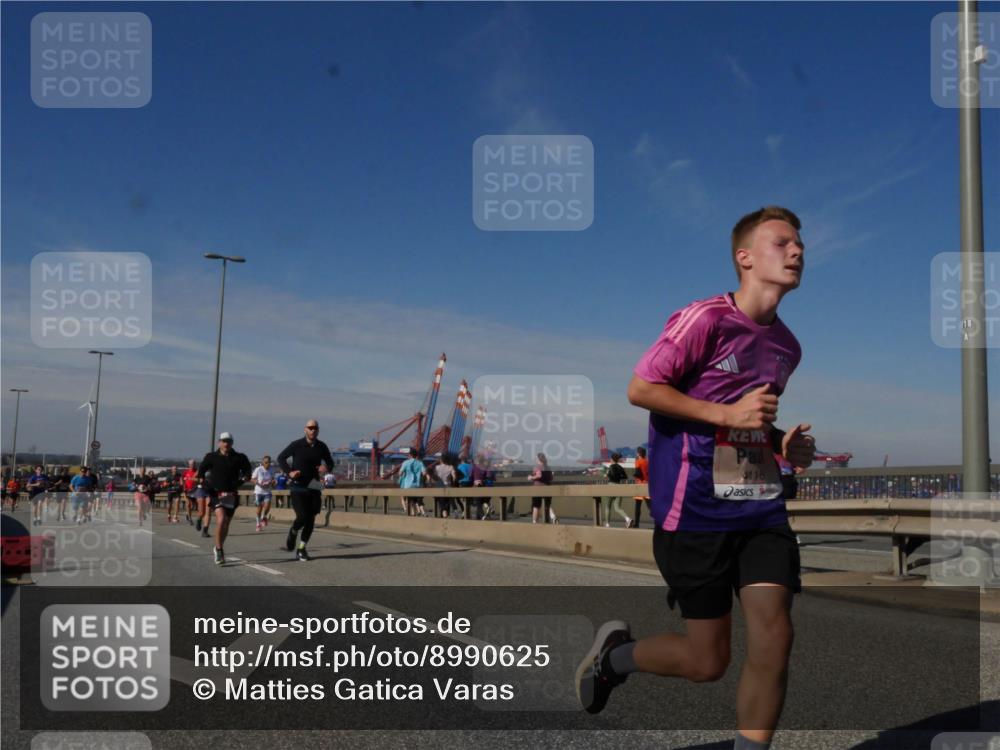 03.10.2025 - Köhlbrandbrückenlauf Matties Gatica Varas http://msf.ph/oto/8990625 03.10.2025 12:40:31 Position 2 4118 meine-sportfotos.de