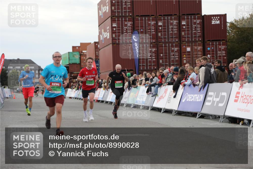 03.10.2025 - Köhlbrandbrückenlauf Yannick Fuchs http://msf.ph/oto/8990628 03.10.2025 16:02:14 Ziel 7115, 7160, 7171, 8049, 8509, 9115 meine-sportfotos.de