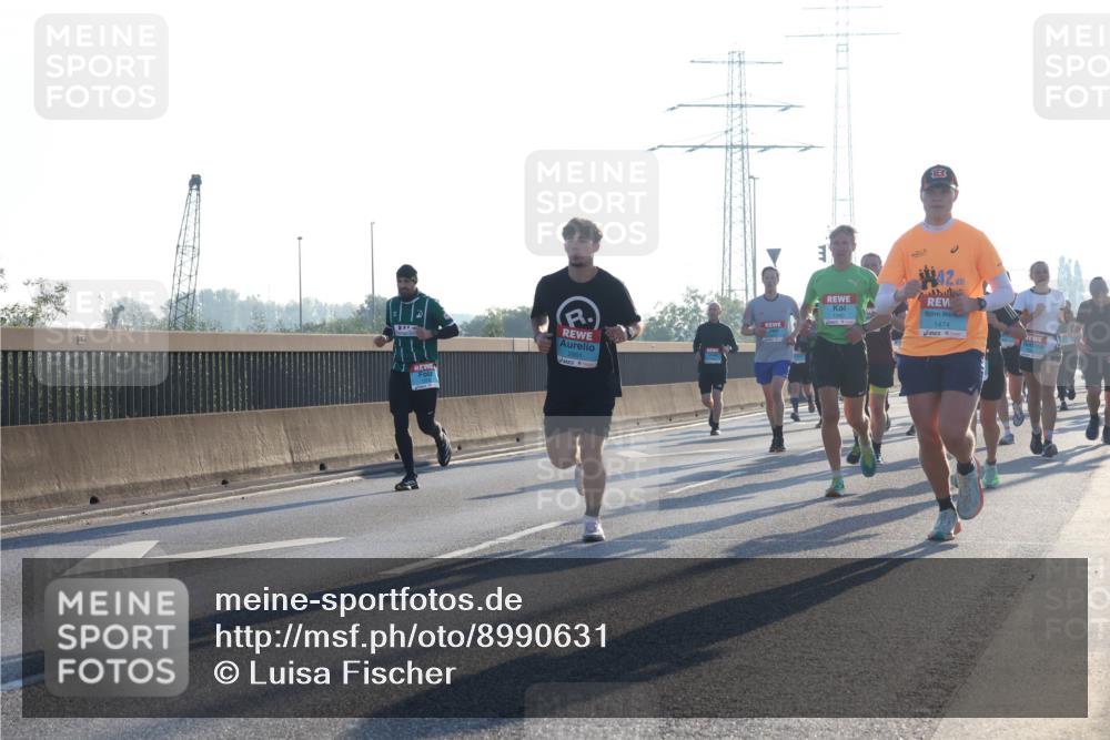 03.10.2025 - Köhlbrandbrückenlauf Luisa Fischer http://msf.ph/oto/8990631 03.10.2025 10:14:54 Position 3 2901, 42, 1474 meine-sportfotos.de