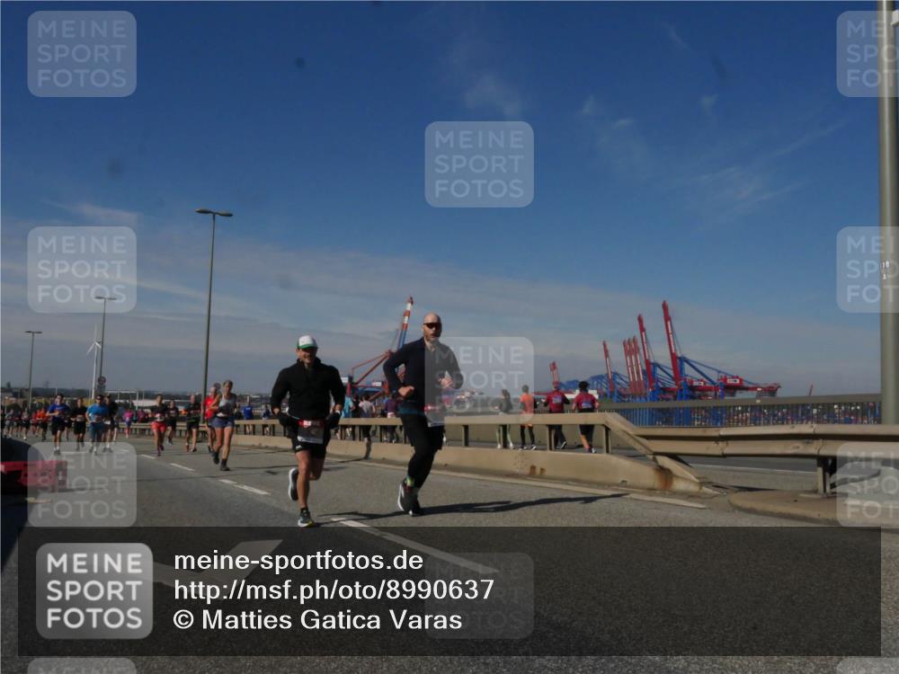 03.10.2025 - Köhlbrandbrückenlauf Matties Gatica Varas http://msf.ph/oto/8990637 03.10.2025 12:40:32 Position 2 118 meine-sportfotos.de