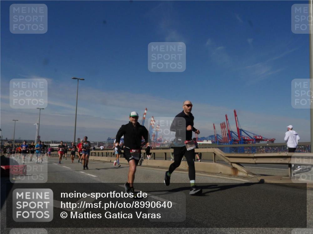 03.10.2025 - Köhlbrandbrückenlauf Matties Gatica Varas http://msf.ph/oto/8990640 03.10.2025 12:40:33 Position 2 118 meine-sportfotos.de