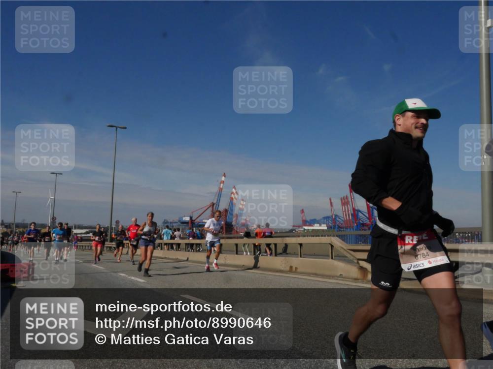 03.10.2025 - Köhlbrandbrückenlauf Matties Gatica Varas http://msf.ph/oto/8990646 03.10.2025 12:40:34 Position 2 6784, 118 meine-sportfotos.de