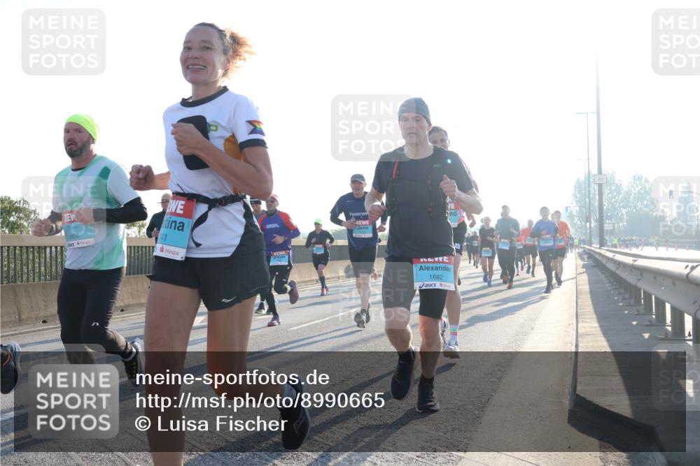 03.10.2025 - Köhlbrandbrückenlauf Luisa Fischer http://msf.ph/oto/8990665 03.10.2025 10:14:59 Position 3 3806, 41, 1682, 1 meine-sportfotos.de