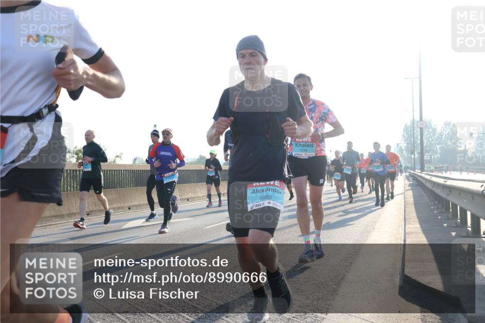 03.10.2025 - Köhlbrandbrückenlauf Luisa Fischer http://msf.ph/oto/8990666 03.10.2025 10:15:00 Position 3 1682, 1039 meine-sportfotos.de