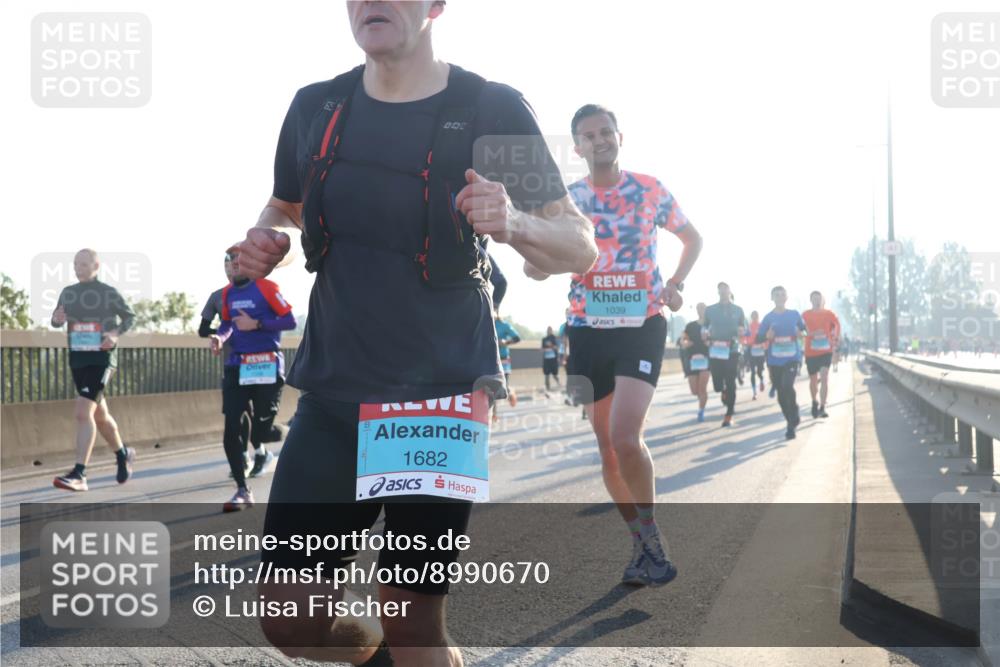 03.10.2025 - Köhlbrandbrückenlauf Luisa Fischer http://msf.ph/oto/8990670 03.10.2025 10:15:00 Position 3 1682, 1039 meine-sportfotos.de