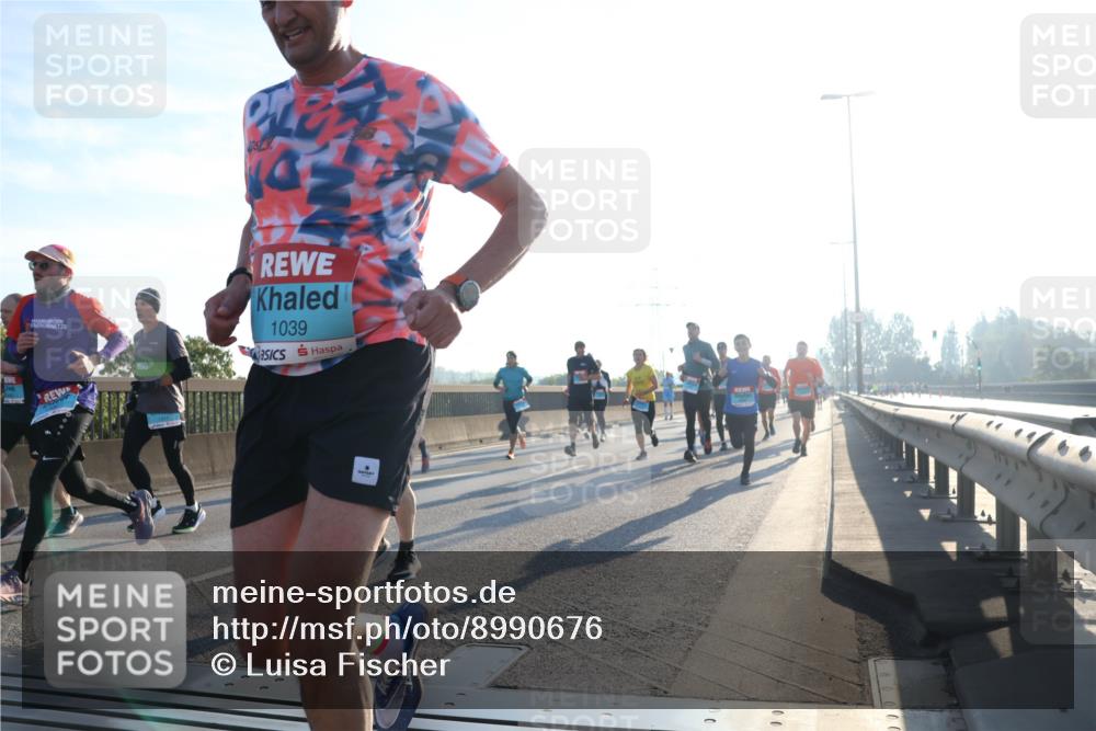 03.10.2025 - Köhlbrandbrückenlauf Luisa Fischer http://msf.ph/oto/8990676 03.10.2025 10:15:01 Position 3 064, 1039, 00, 00, 1000 meine-sportfotos.de