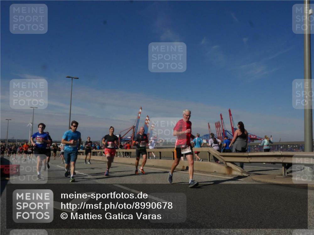 03.10.2025 - Köhlbrandbrückenlauf Matties Gatica Varas http://msf.ph/oto/8990678 03.10.2025 12:40:38 Position 2 118 meine-sportfotos.de