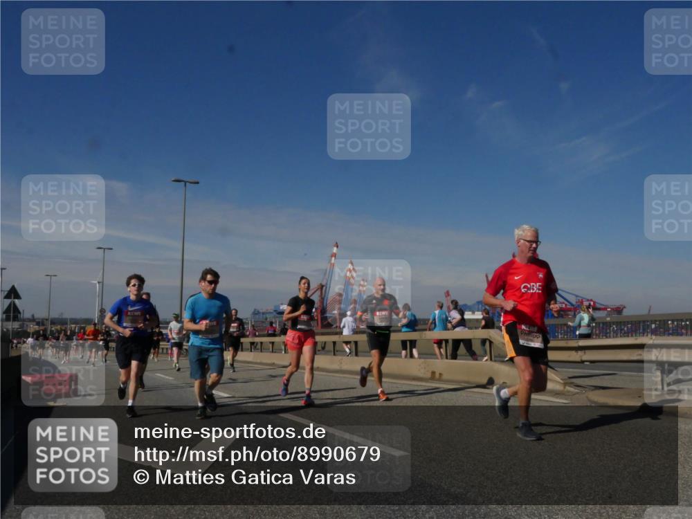 03.10.2025 - Köhlbrandbrückenlauf Matties Gatica Varas http://msf.ph/oto/8990679 03.10.2025 12:40:38 Position 2  meine-sportfotos.de