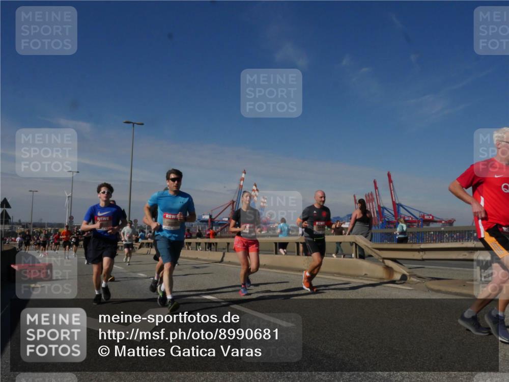 03.10.2025 - Köhlbrandbrückenlauf Matties Gatica Varas http://msf.ph/oto/8990681 03.10.2025 12:40:39 Position 2  meine-sportfotos.de