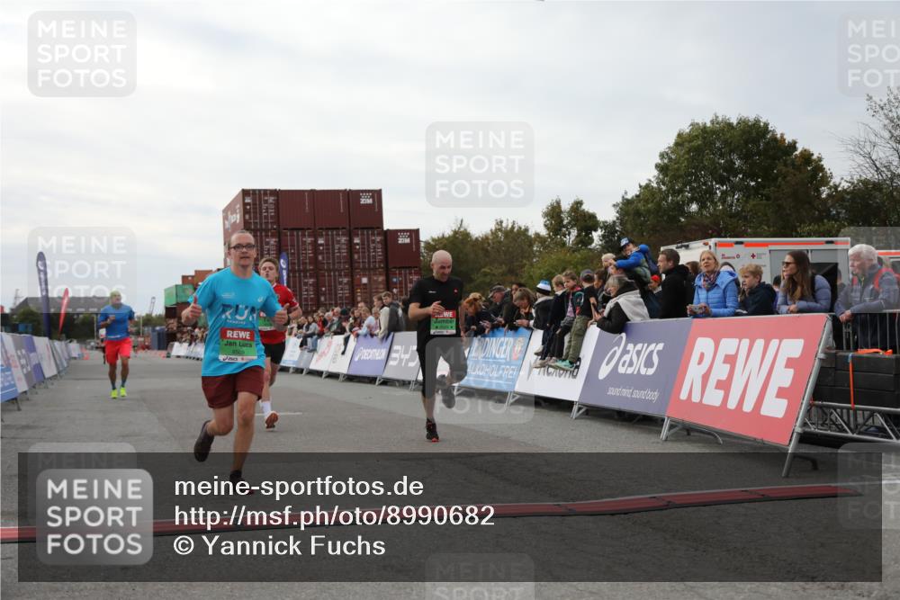 03.10.2025 - Köhlbrandbrückenlauf Yannick Fuchs http://msf.ph/oto/8990682 03.10.2025 16:02:16 Ziel 7171, 8049, 8509, 9115, 9409 meine-sportfotos.de