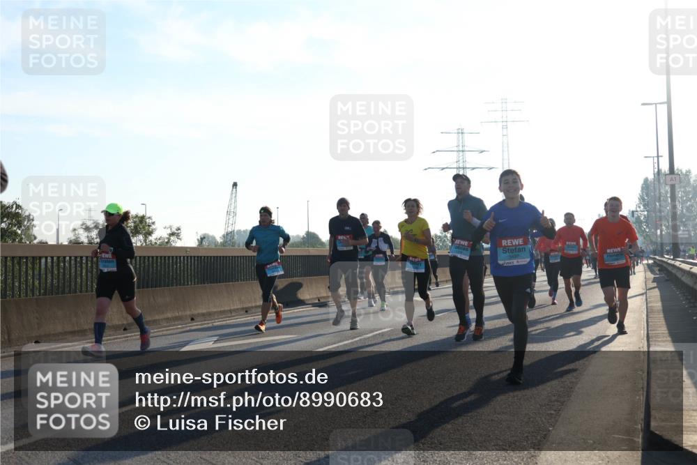 03.10.2025 - Köhlbrandbrückenlauf Luisa Fischer http://msf.ph/oto/8990683 03.10.2025 10:15:02 Position 3 3497, 1 meine-sportfotos.de