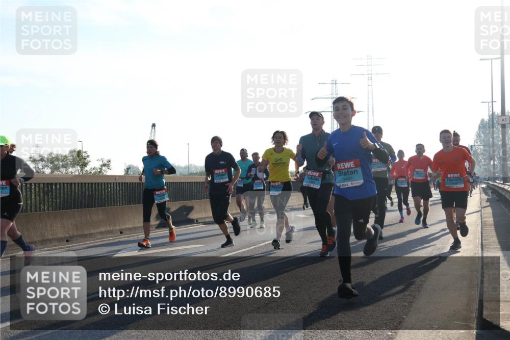 03.10.2025 - Köhlbrandbrückenlauf Luisa Fischer http://msf.ph/oto/8990685 03.10.2025 10:15:02 Position 3 9, 3497, 1 meine-sportfotos.de