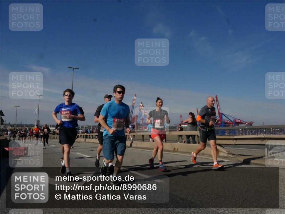 03.10.2025 - Köhlbrandbrückenlauf Matties Gatica Varas http://msf.ph/oto/8990686 03.10.2025 12:40:39 Position 2  meine-sportfotos.de