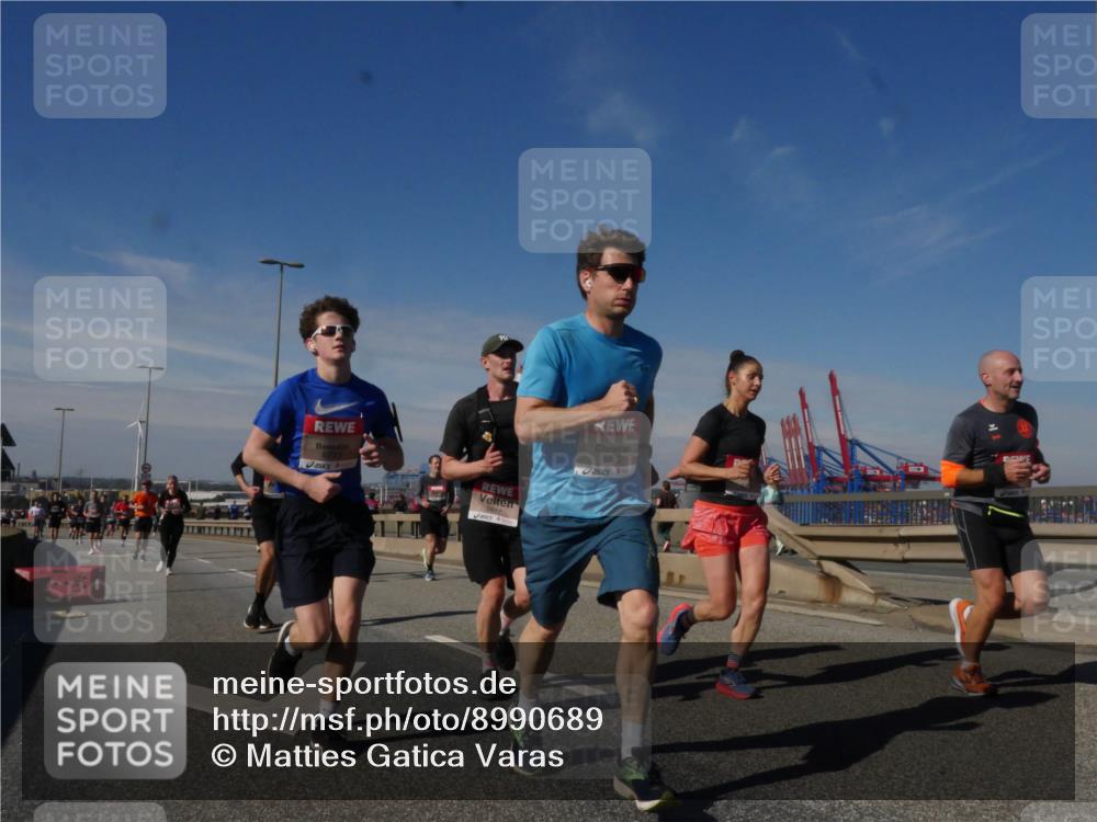 03.10.2025 - Köhlbrandbrückenlauf Matties Gatica Varas http://msf.ph/oto/8990689 03.10.2025 12:40:40 Position 2 6722 meine-sportfotos.de