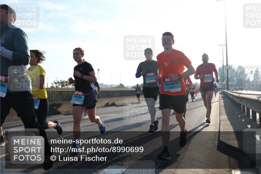 03.10.2025 - Köhlbrandbrückenlauf Luisa Fischer http://msf.ph/oto/8990699 03.10.2025 10:15:04 Position 3 1242, 1245, 3496, 1273 meine-sportfotos.de