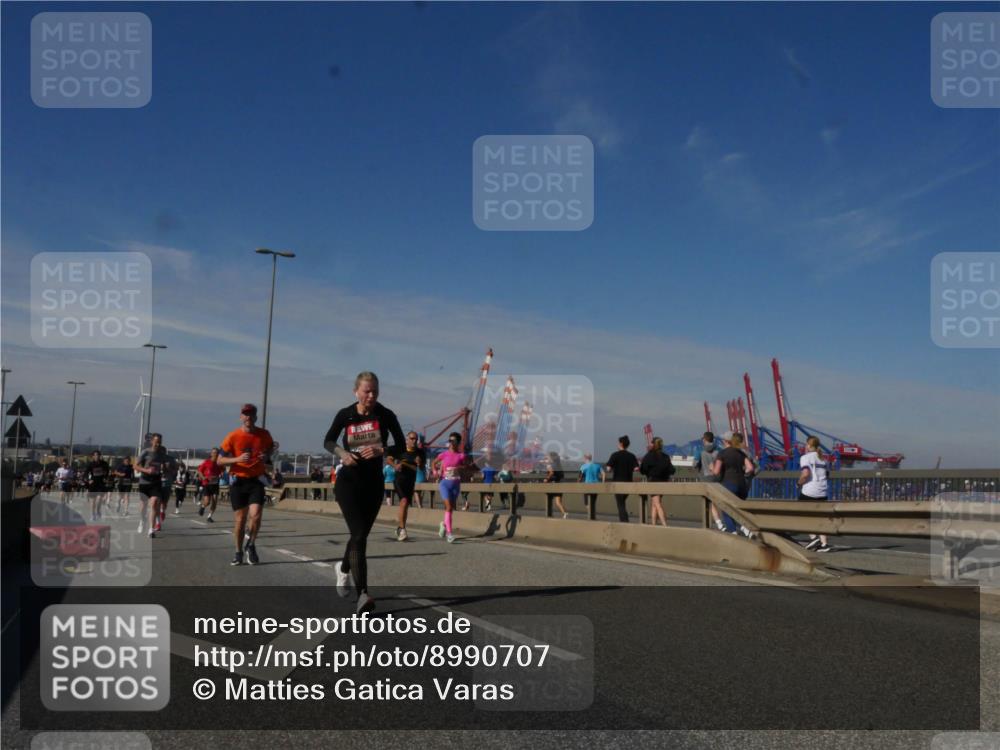 03.10.2025 - Köhlbrandbrückenlauf Matties Gatica Varas http://msf.ph/oto/8990707 03.10.2025 12:40:44 Position 2  meine-sportfotos.de
