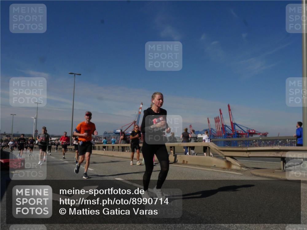 03.10.2025 - Köhlbrandbrückenlauf Matties Gatica Varas http://msf.ph/oto/8990714 03.10.2025 12:40:45 Position 2  meine-sportfotos.de