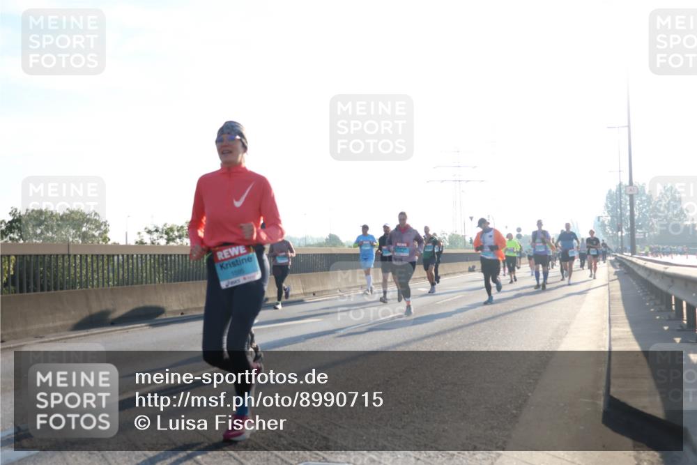 03.10.2025 - Köhlbrandbrückenlauf Luisa Fischer http://msf.ph/oto/8990715 03.10.2025 10:15:06 Position 3 1595 meine-sportfotos.de