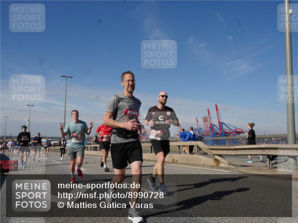 03.10.2025 - Köhlbrandbrückenlauf Matties Gatica Varas http://msf.ph/oto/8990728 03.10.2025 12:40:49 Position 2  meine-sportfotos.de