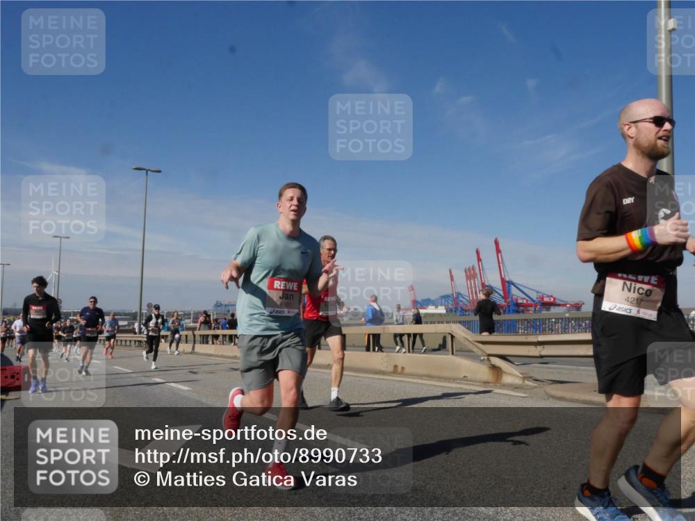 03.10.2025 - Köhlbrandbrückenlauf Matties Gatica Varas http://msf.ph/oto/8990733 03.10.2025 12:40:50 Position 2 4107, 4217 meine-sportfotos.de