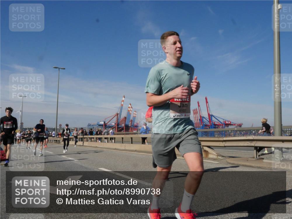03.10.2025 - Köhlbrandbrückenlauf Matties Gatica Varas http://msf.ph/oto/8990738 03.10.2025 12:40:50 Position 2 4107 meine-sportfotos.de