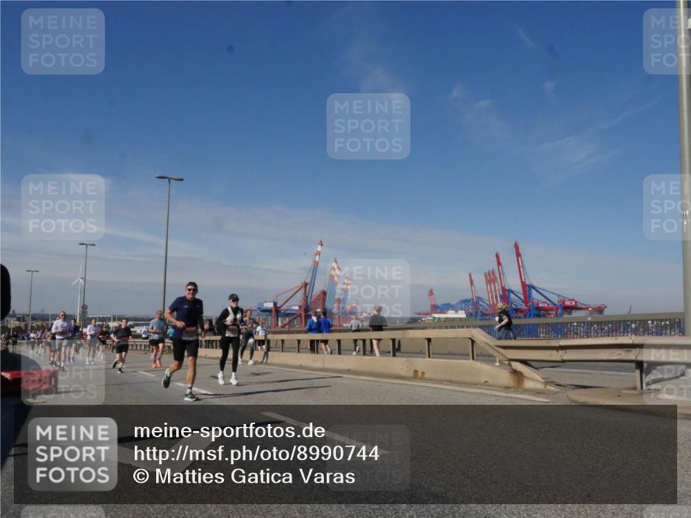 03.10.2025 - Köhlbrandbrückenlauf Matties Gatica Varas http://msf.ph/oto/8990744 03.10.2025 12:40:52 Position 2 118 meine-sportfotos.de