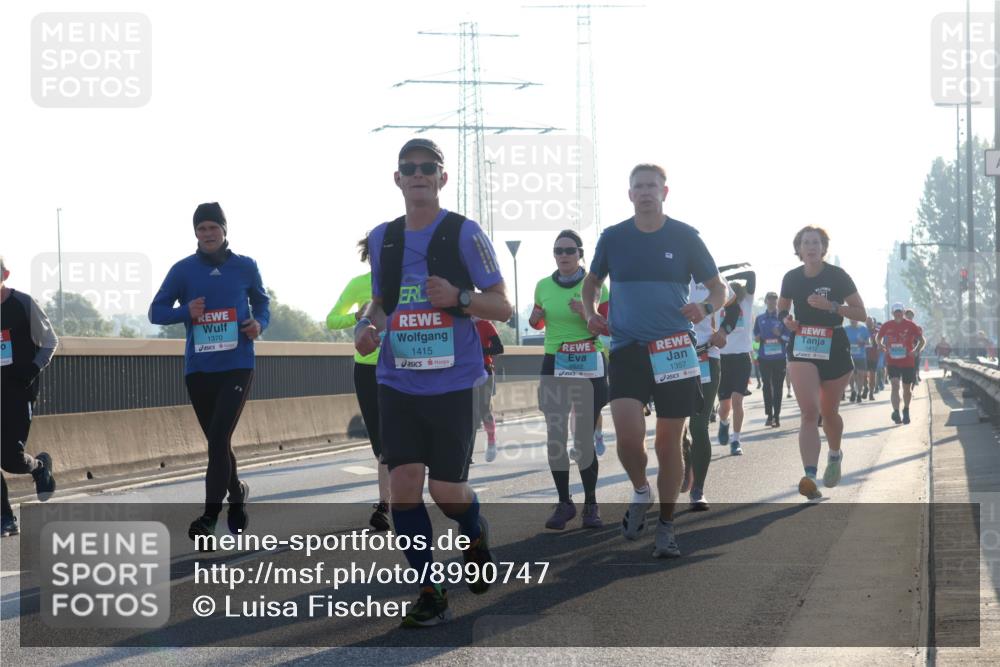 03.10.2025 - Köhlbrandbrückenlauf Luisa Fischer http://msf.ph/oto/8990747 03.10.2025 10:15:10 Position 3 1370, 1415, 2822, 1357, 1412 meine-sportfotos.de