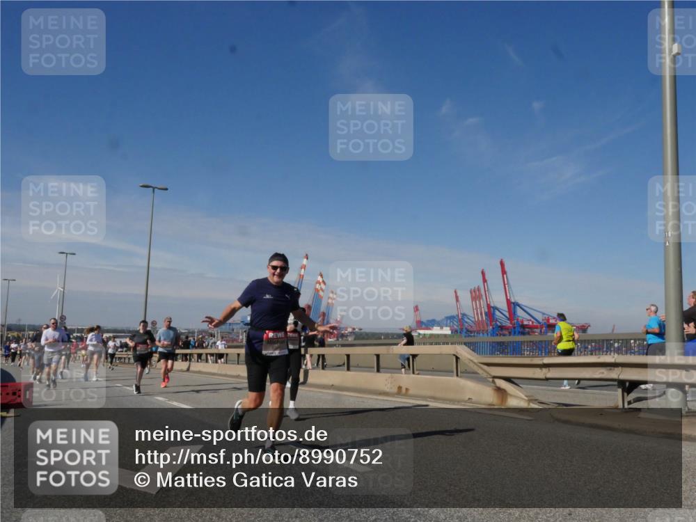 03.10.2025 - Köhlbrandbrückenlauf Matties Gatica Varas http://msf.ph/oto/8990752 03.10.2025 12:40:53 Position 2  meine-sportfotos.de