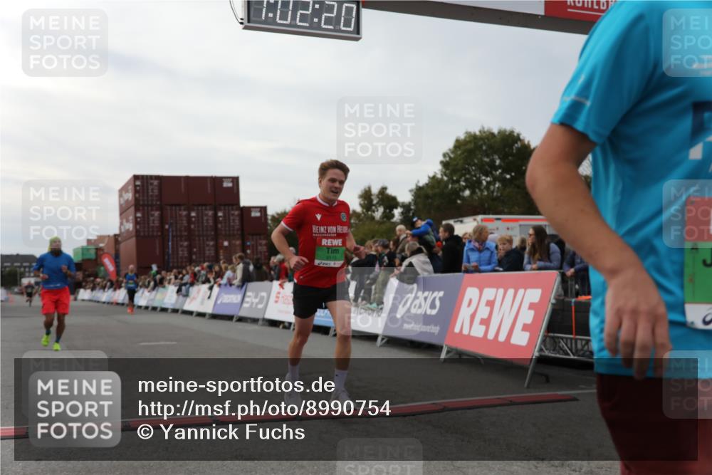 03.10.2025 - Köhlbrandbrückenlauf Yannick Fuchs http://msf.ph/oto/8990754 03.10.2025 16:02:18 Ziel 7171, 8049, 8509, 9115, 9409 meine-sportfotos.de