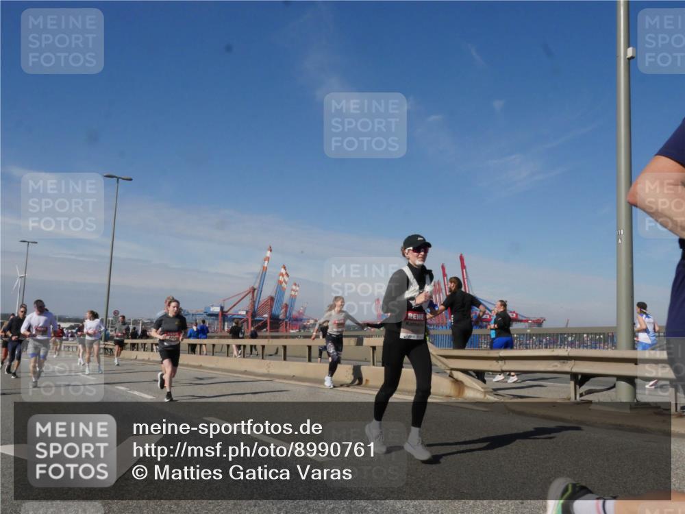 03.10.2025 - Köhlbrandbrückenlauf Matties Gatica Varas http://msf.ph/oto/8990761 03.10.2025 12:40:55 Position 2 1211 meine-sportfotos.de