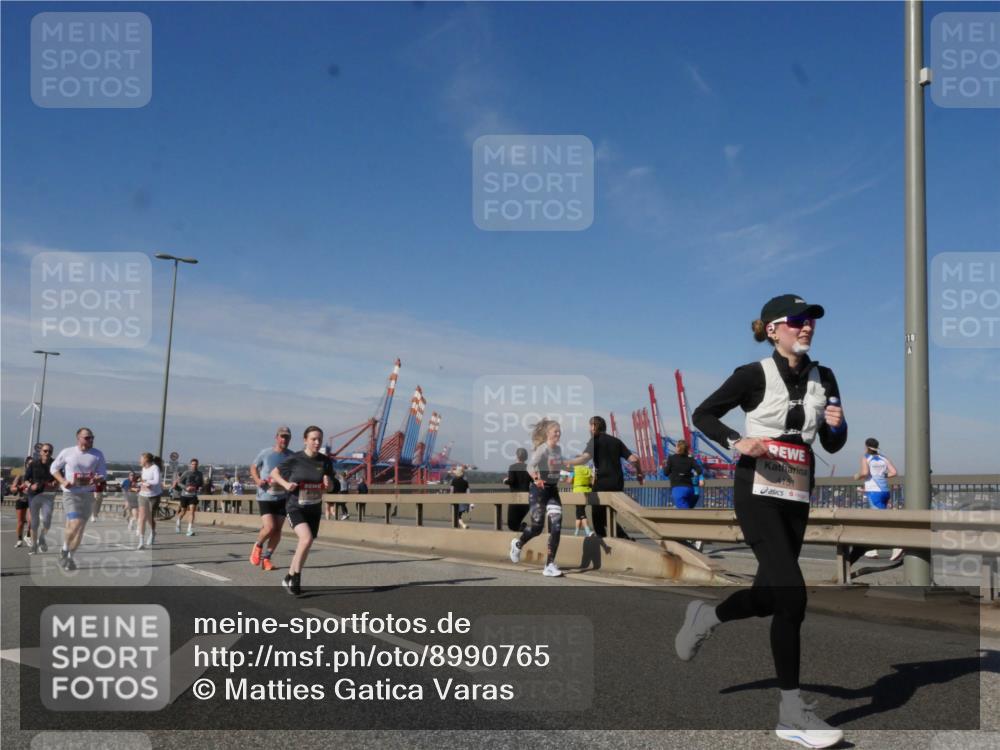 03.10.2025 - Köhlbrandbrückenlauf Matties Gatica Varas http://msf.ph/oto/8990765 03.10.2025 12:40:55 Position 2 4151 meine-sportfotos.de
