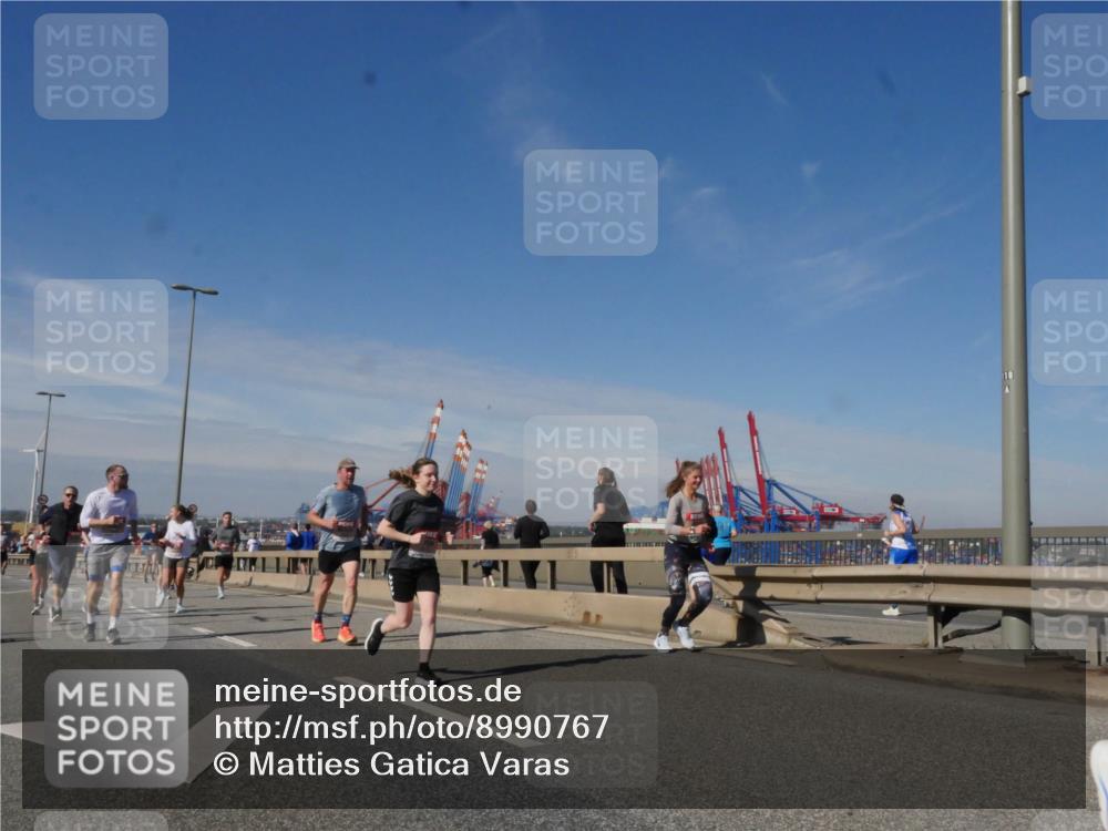 03.10.2025 - Köhlbrandbrückenlauf Matties Gatica Varas http://msf.ph/oto/8990767 03.10.2025 12:40:56 Position 2 141, 118 meine-sportfotos.de