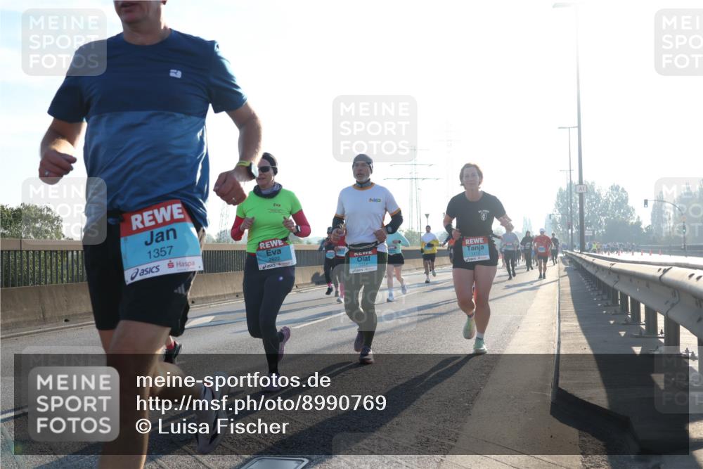 03.10.2025 - Köhlbrandbrückenlauf Luisa Fischer http://msf.ph/oto/8990769 03.10.2025 10:15:13 Position 3 1357, 2822, 3344, 1412 meine-sportfotos.de