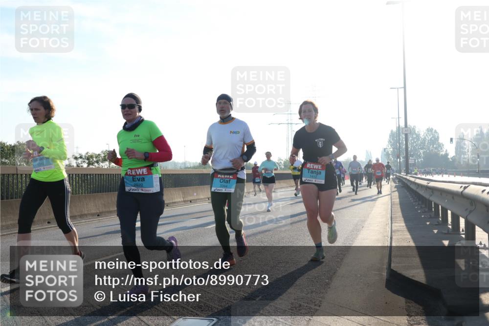 03.10.2025 - Köhlbrandbrückenlauf Luisa Fischer http://msf.ph/oto/8990773 03.10.2025 10:15:13 Position 3 1312, 2822, 3344, 1412 meine-sportfotos.de