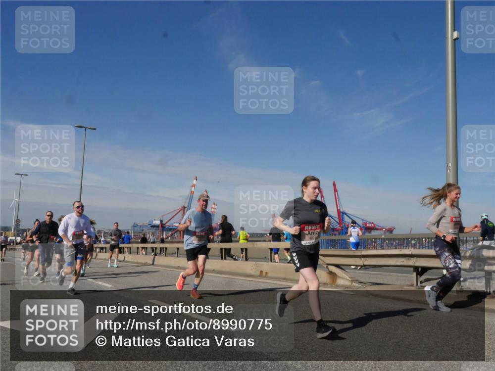 03.10.2025 - Köhlbrandbrückenlauf Matties Gatica Varas http://msf.ph/oto/8990775 03.10.2025 12:40:57 Position 2 118, 427 meine-sportfotos.de