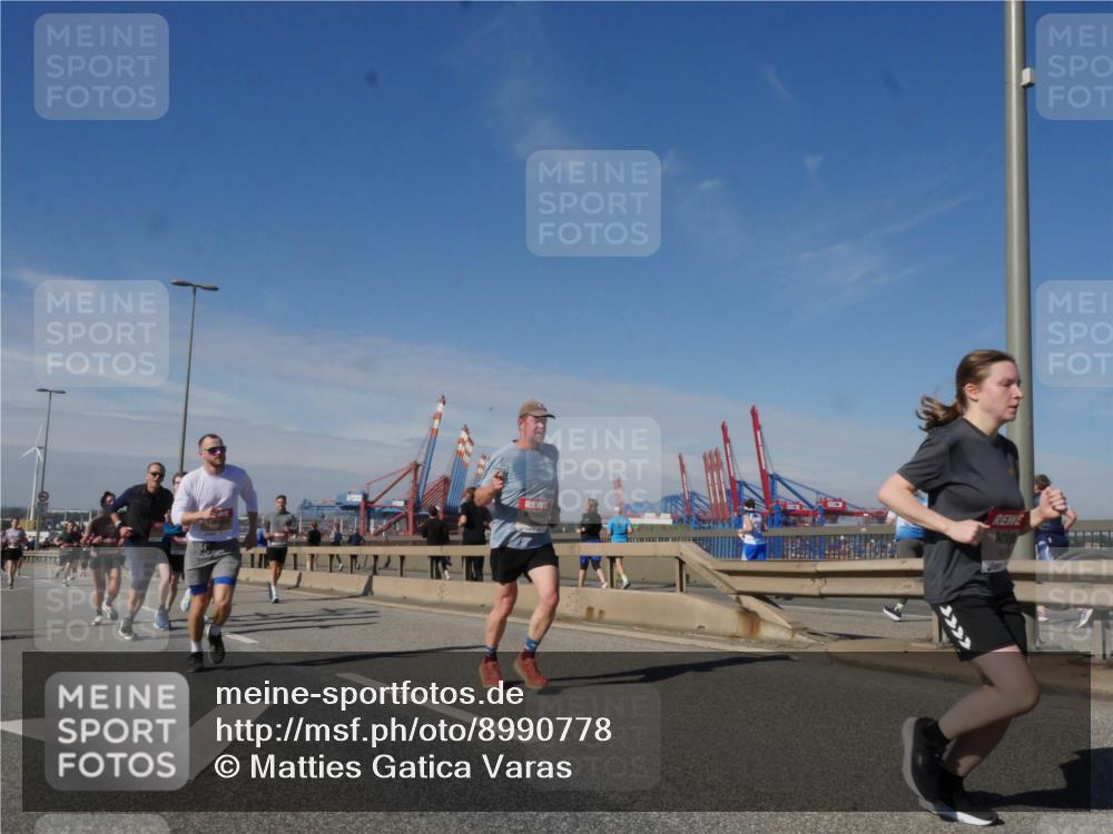 03.10.2025 - Köhlbrandbrückenlauf Matties Gatica Varas http://msf.ph/oto/8990778 03.10.2025 12:40:57 Position 2  meine-sportfotos.de